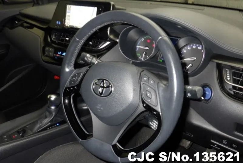 2018 Toyota / C-HR Stock No. 135621
