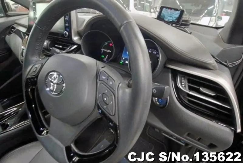 2023 Toyota / C-HR Stock No. 135622