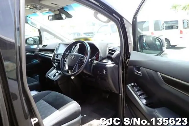 2022 Toyota / Alphard Stock No. 135623