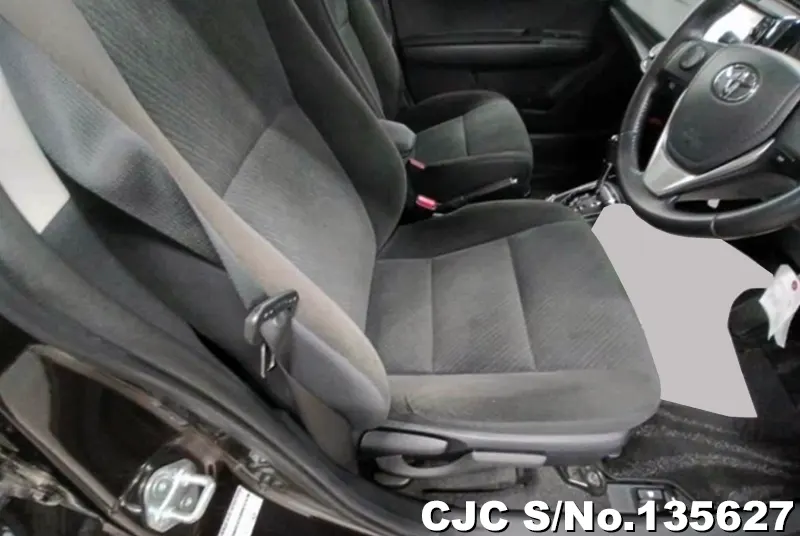 2016 Toyota / Corolla Axio Stock No. 135627