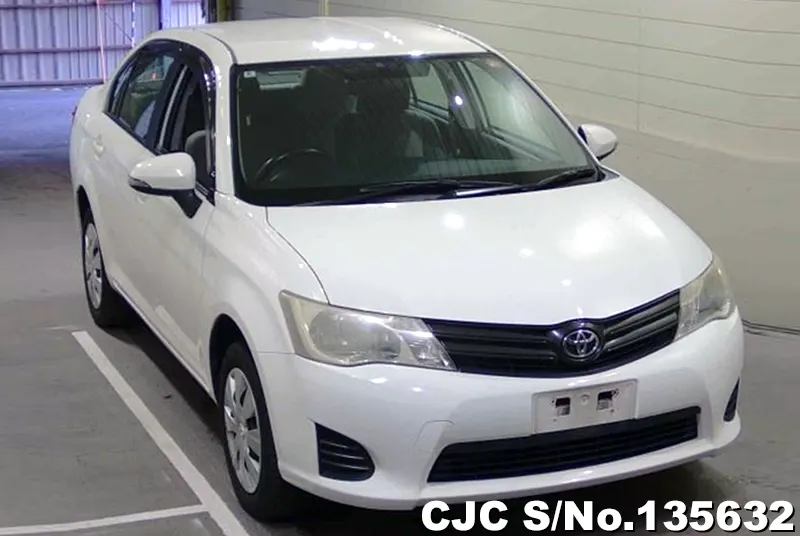 2013 Toyota / Corolla Axio Stock No. 135632