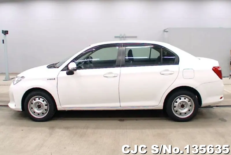 2020 Toyota / Corolla Axio Stock No. 135635