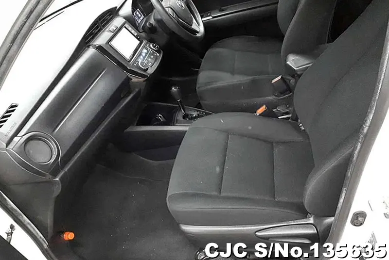 2020 Toyota / Corolla Axio Stock No. 135635