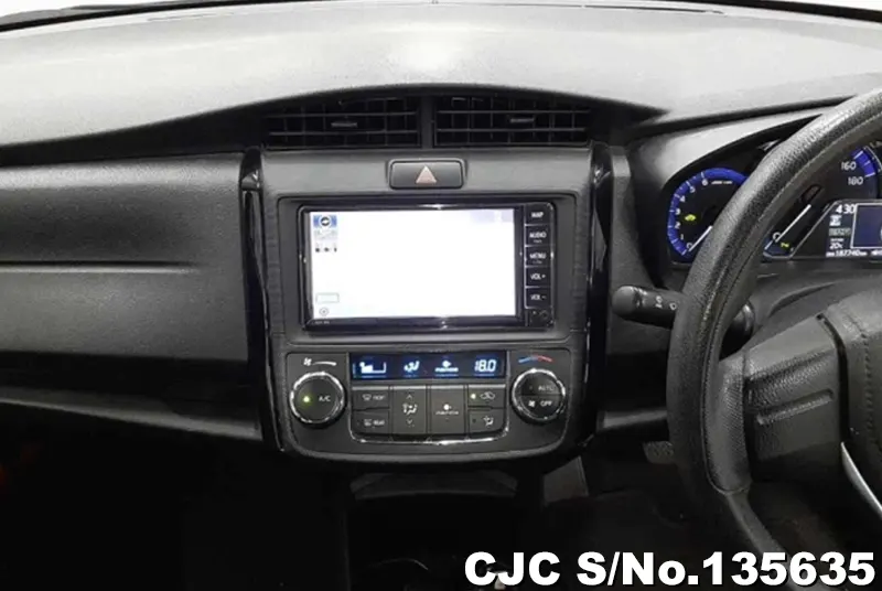 2020 Toyota / Corolla Axio Stock No. 135635