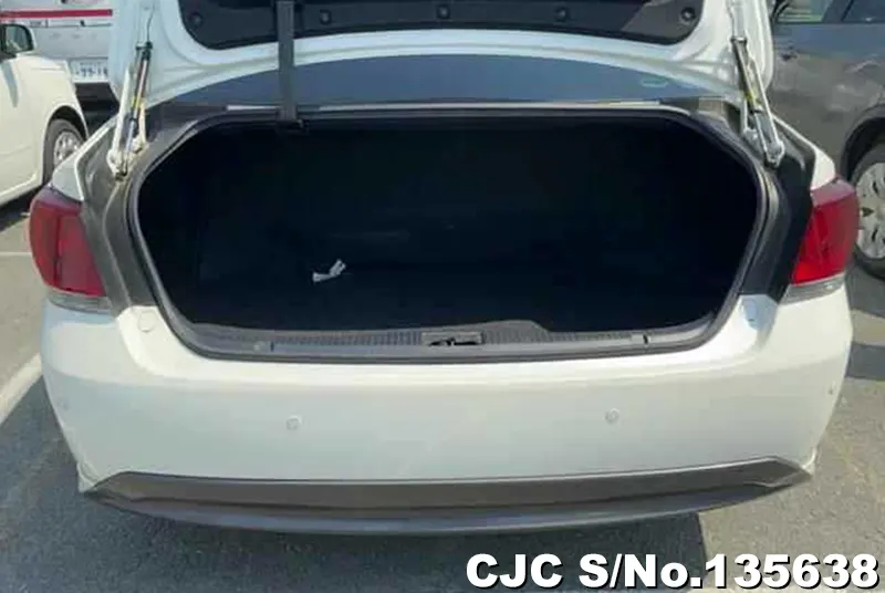 2015 Toyota / Crown Stock No. 135638