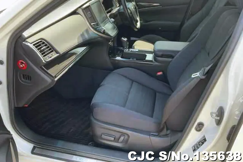 2015 Toyota / Crown Stock No. 135638