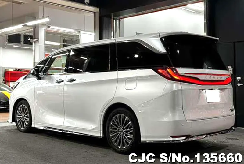 2025 Lexus / LM500h Stock No. 135660