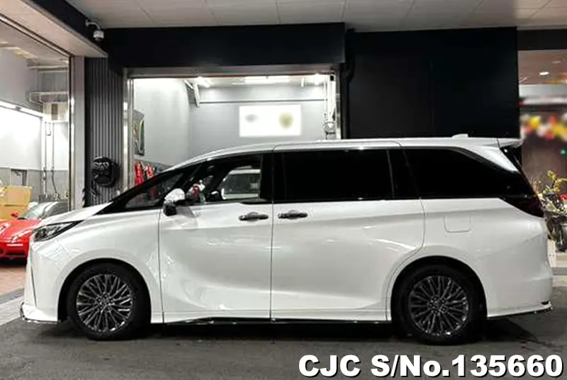 2025 Lexus / LM500h Stock No. 135660