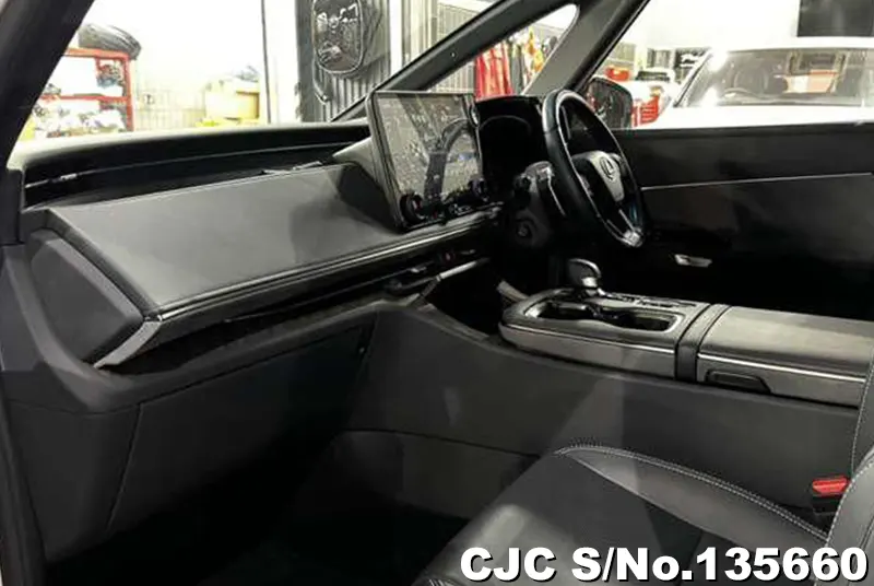 2025 Lexus / LM500h Stock No. 135660