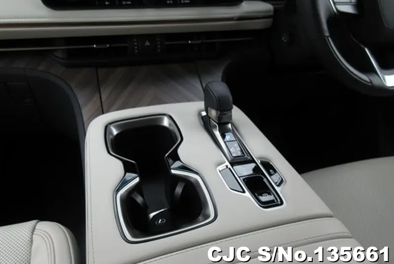 2025 Lexus / LM500h Stock No. 135661