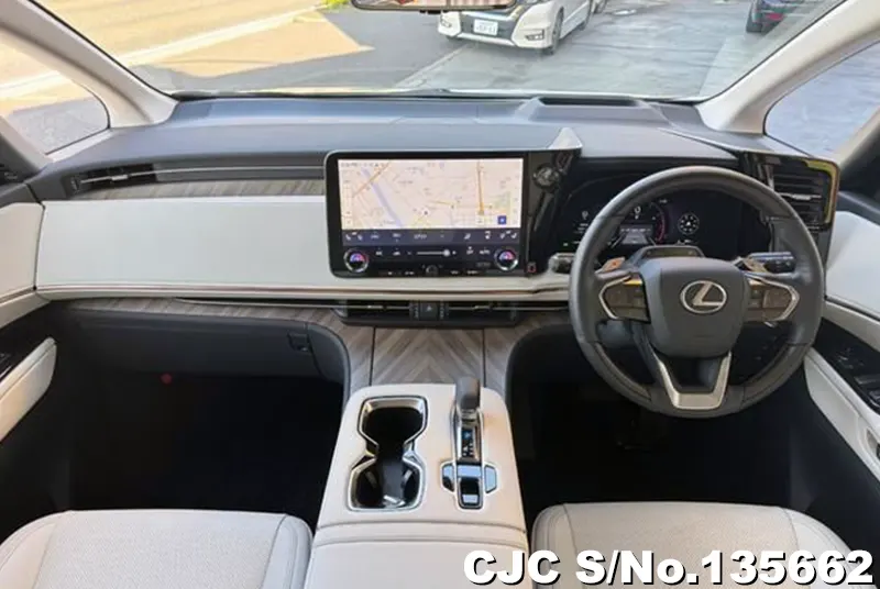 2025 Lexus / LM500h Stock No. 135662