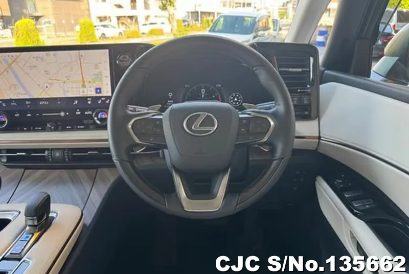 2025 Lexus / LM500h Stock No. 135662