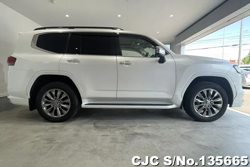 2021 Toyota / Land Cruiser Stock No. 135665