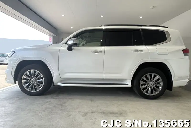 2021 Toyota / Land Cruiser Stock No. 135665