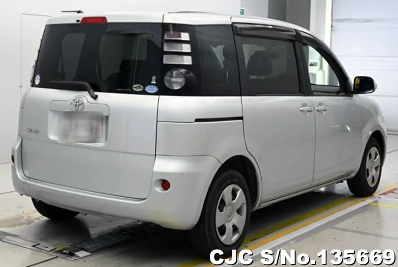 2010 Toyota / Sienta Stock No. 135669