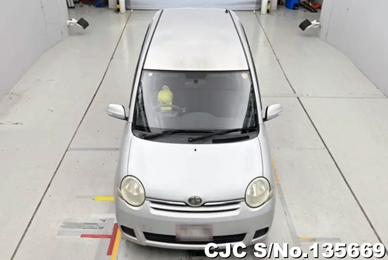 2010 Toyota / Sienta Stock No. 135669