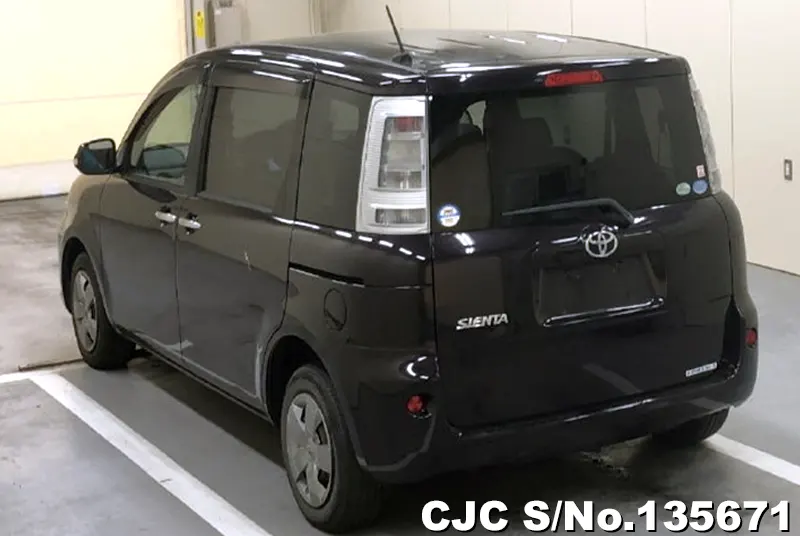 2011 Toyota / Sienta Stock No. 135671