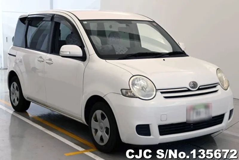 2010 Toyota / Sienta Stock No. 135672