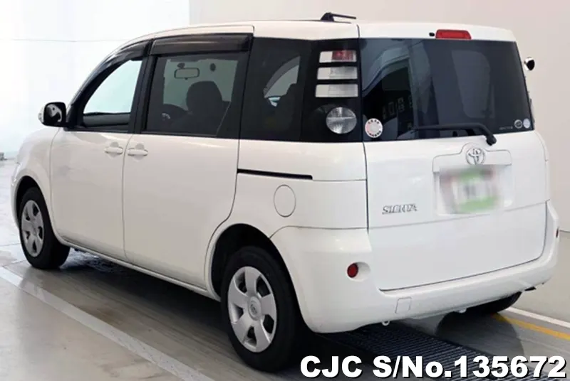 2010 Toyota / Sienta Stock No. 135672
