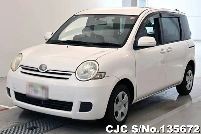 2010 Toyota / Sienta Stock No. 135672