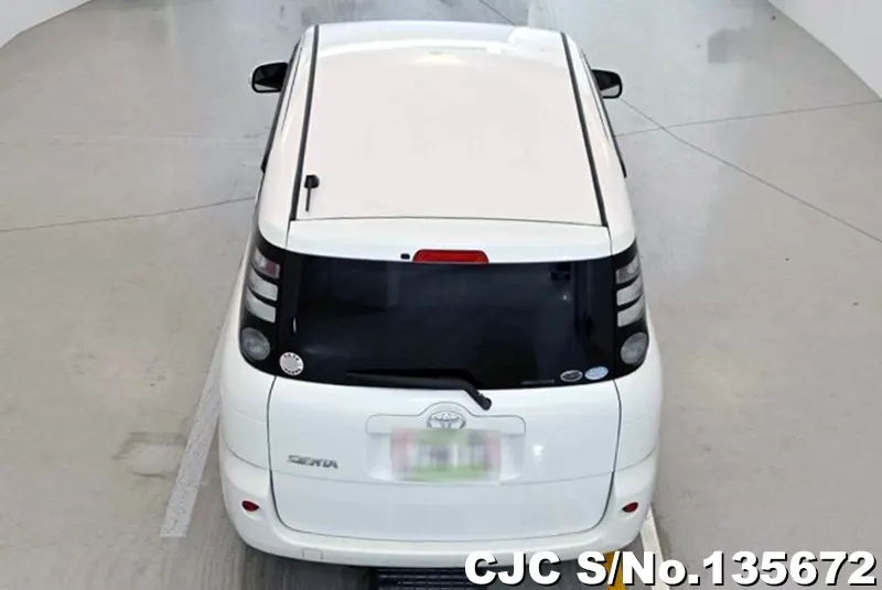 2010 Toyota / Sienta Stock No. 135672