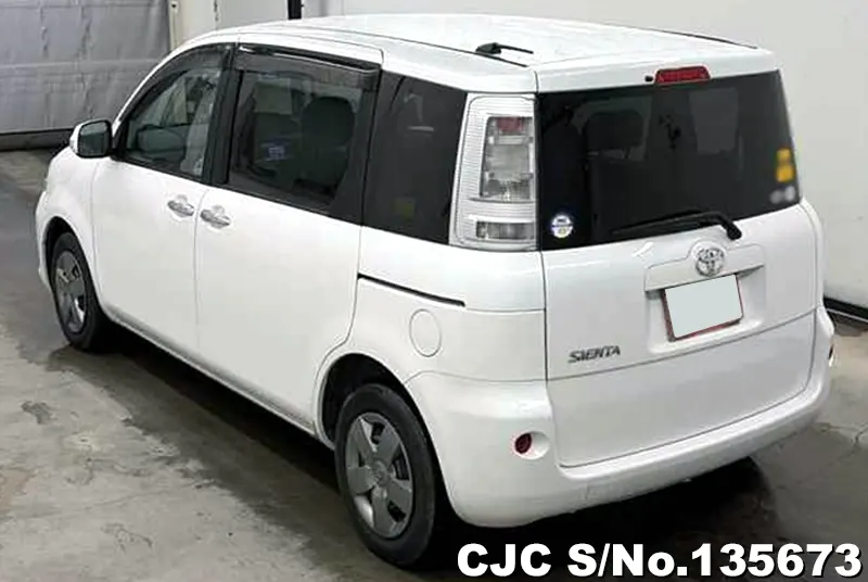 2011 Toyota / Sienta Stock No. 135673