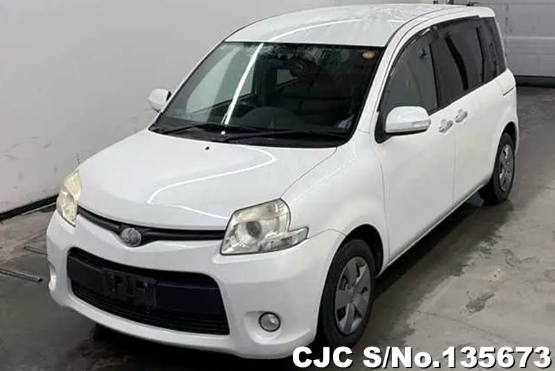 2011 Toyota / Sienta Stock No. 135673