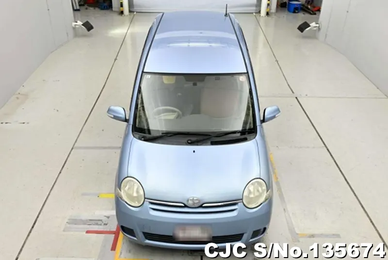2011 Toyota / Sienta Stock No. 135674