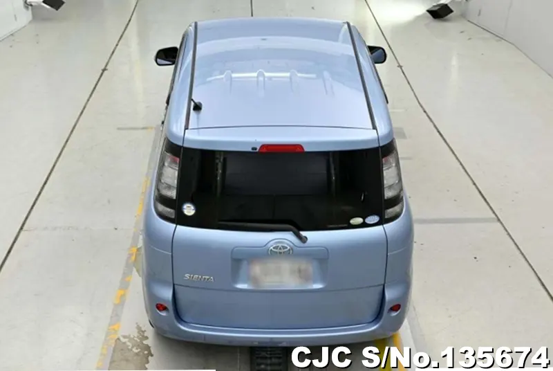 2011 Toyota / Sienta Stock No. 135674