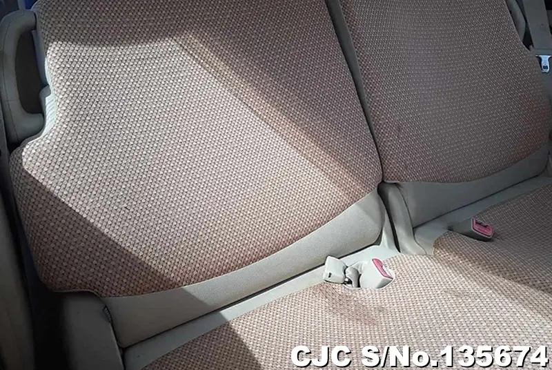 2011 Toyota / Sienta Stock No. 135674