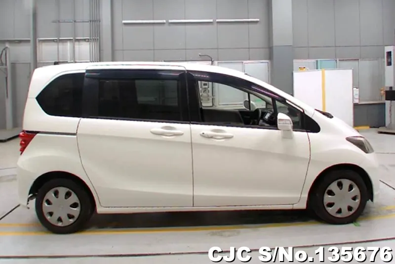 2010 Honda / Freed Stock No. 135676