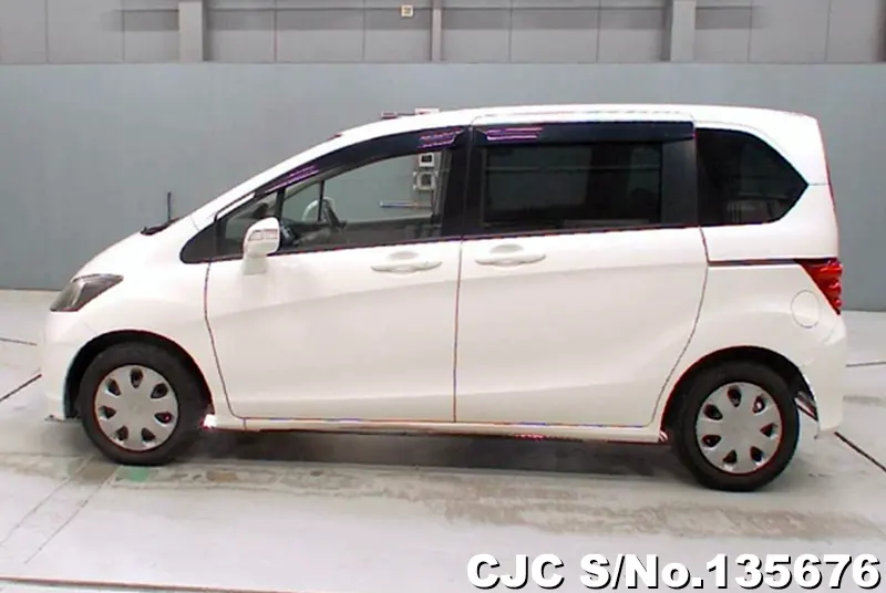 2010 Honda / Freed Stock No. 135676