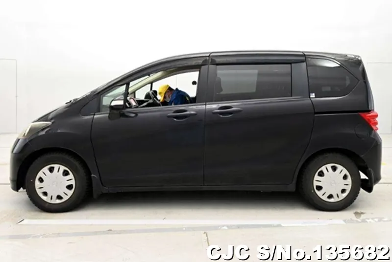 2010 Honda / Freed Stock No. 135682