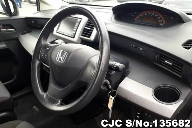 2010 Honda / Freed Stock No. 135682