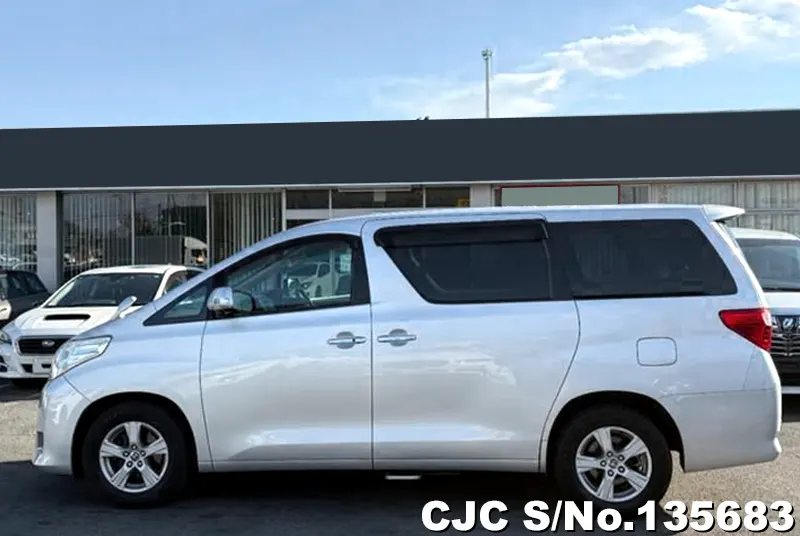 2012 Toyota / Alphard Stock No. 135683