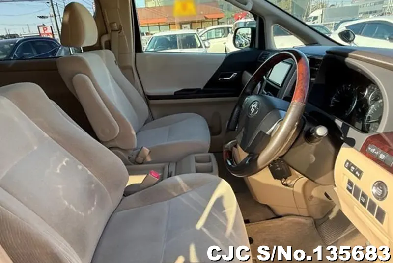 2012 Toyota / Alphard Stock No. 135683