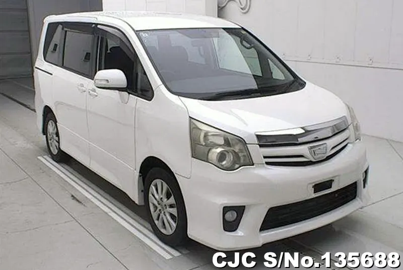 2011 Toyota / Noah Stock No. 135688