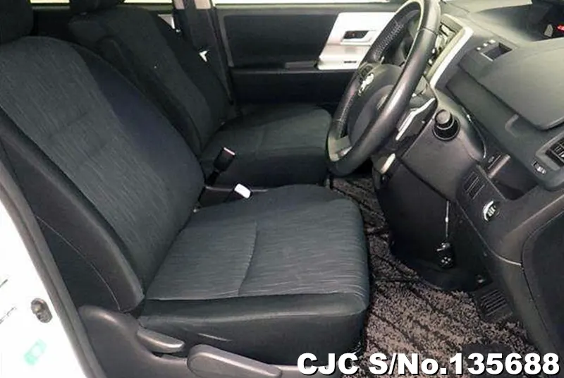 2011 Toyota / Noah Stock No. 135688