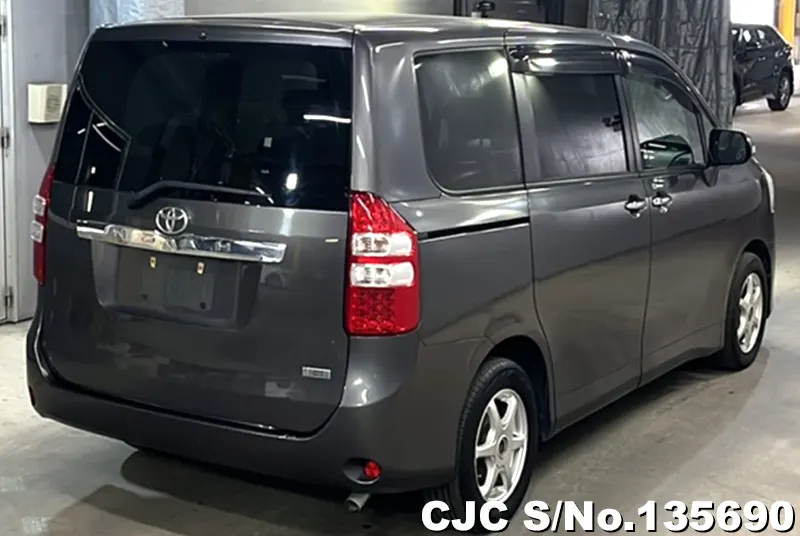 2011 Toyota / Noah Stock No. 135690