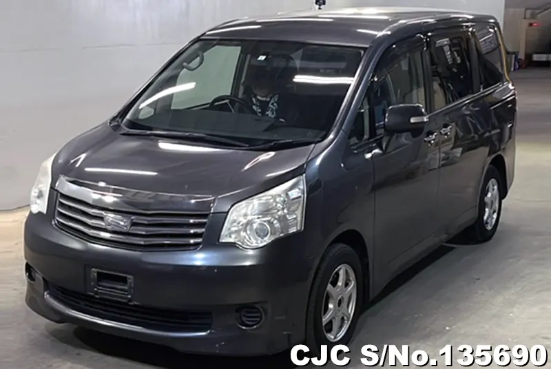 2011 Toyota / Noah Stock No. 135690