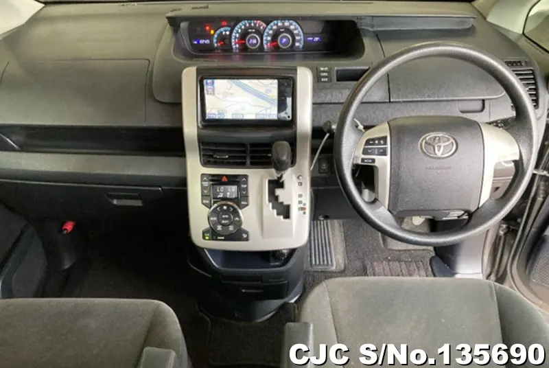 2011 Toyota / Noah Stock No. 135690