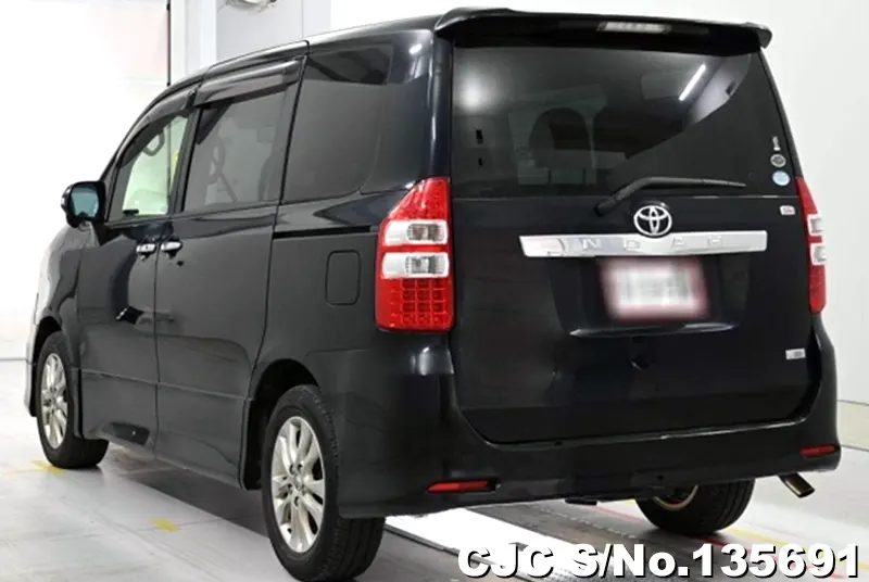 2011 Toyota / Noah Stock No. 135691