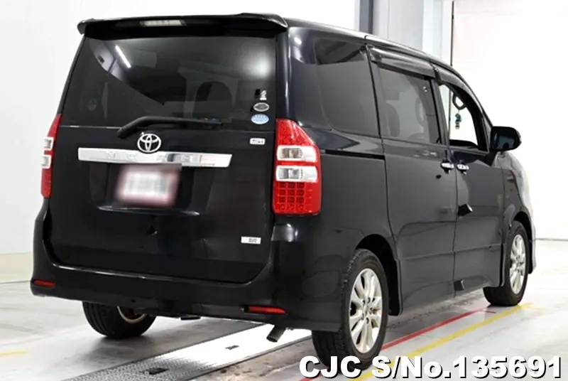 2011 Toyota / Noah Stock No. 135691