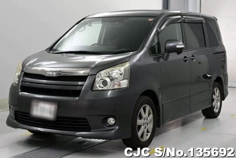 2010 Toyota / Noah Stock No. 135692
