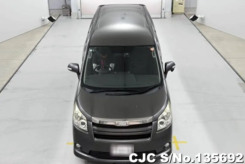 2010 Toyota / Noah Stock No. 135692