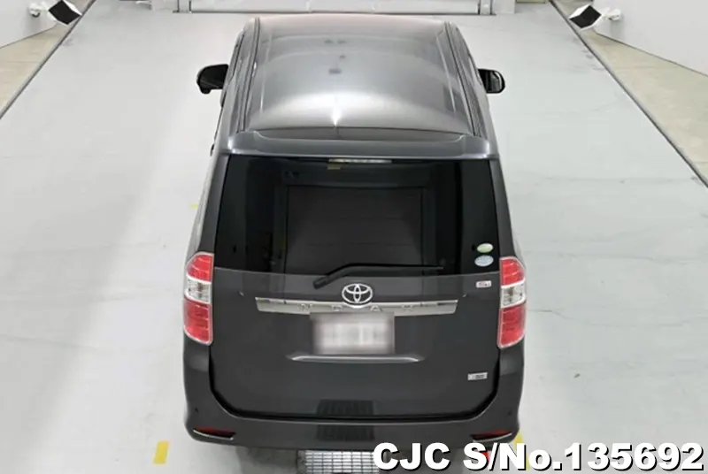 2010 Toyota / Noah Stock No. 135692