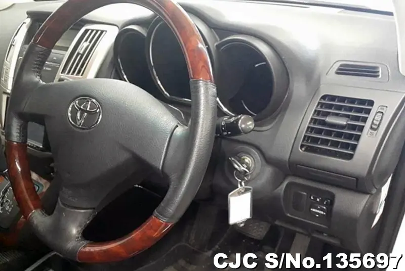 2012 Toyota / Harrier Stock No. 135697