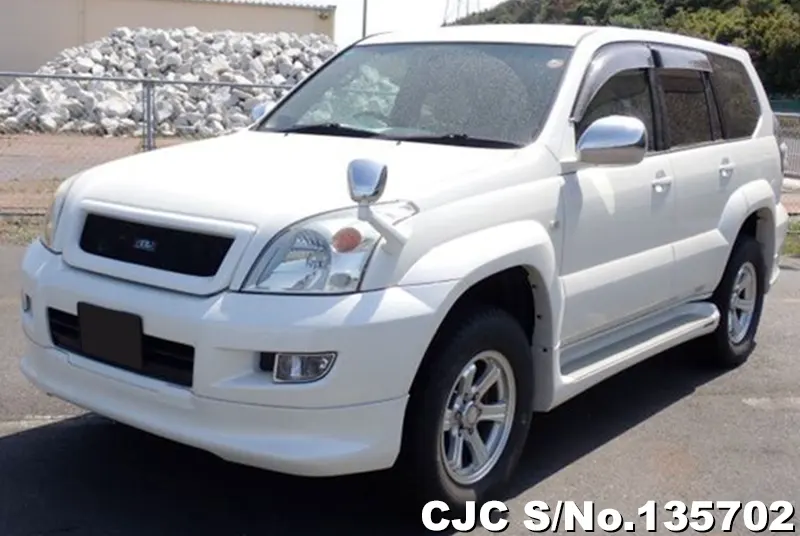 Toyota Land Cruiser Prado in White for Sale Image 3