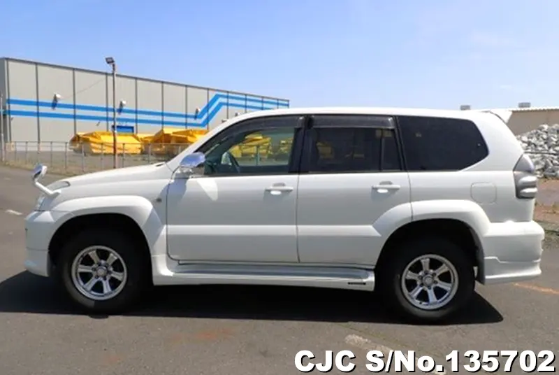 Toyota Land Cruiser Prado in White for Sale Image 7