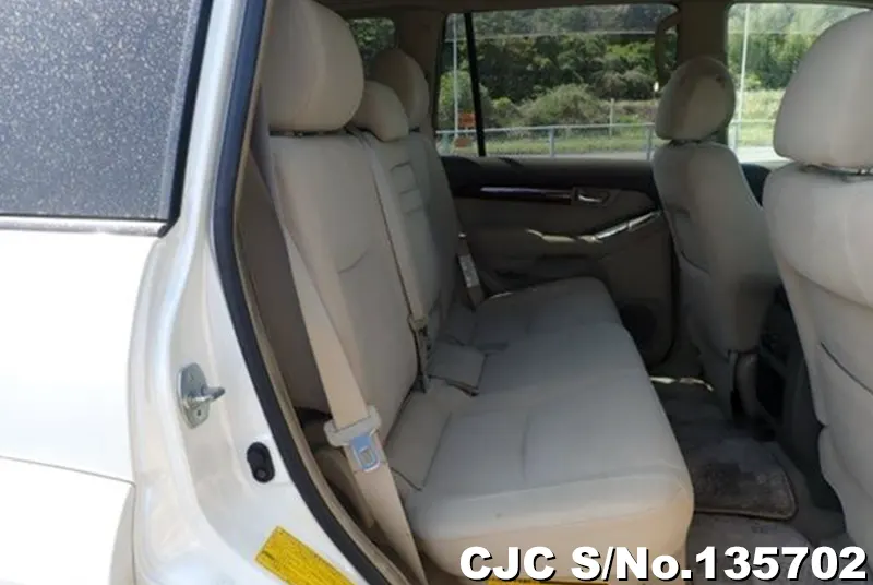 Toyota Land Cruiser Prado in White for Sale Image 11